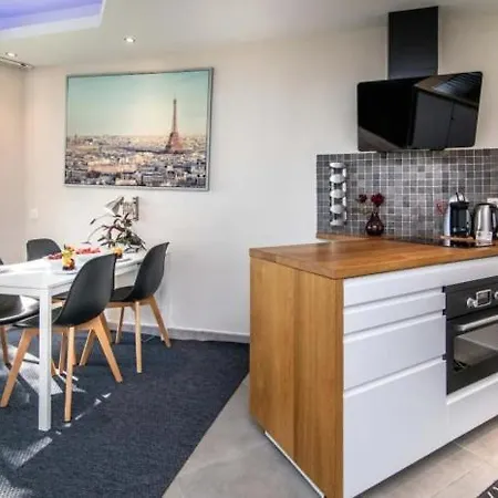 First Floor With 2 Bed Marbella