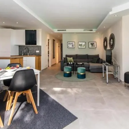 First Floor With 2 Bed * Marbella