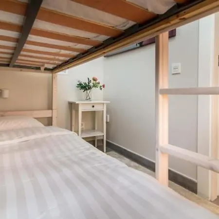 First Floor With 2 Bed Apartment Marbella